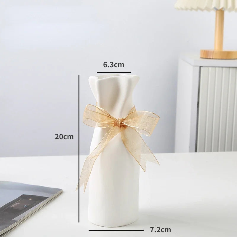 Crema Fold Vase